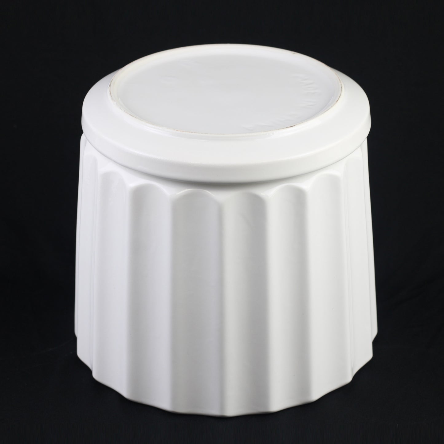 3-Piece White Ceramic Planter Pot Set with Fluted Design & Saucers