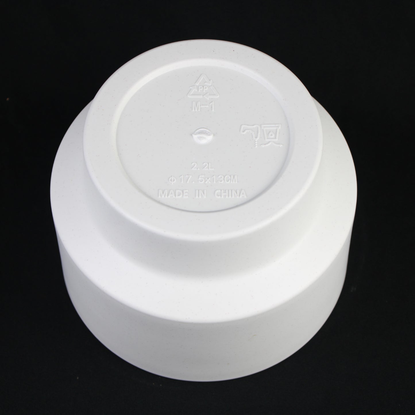3-Piece White Plastic Planter Pot Set – Modern Pedestal Base