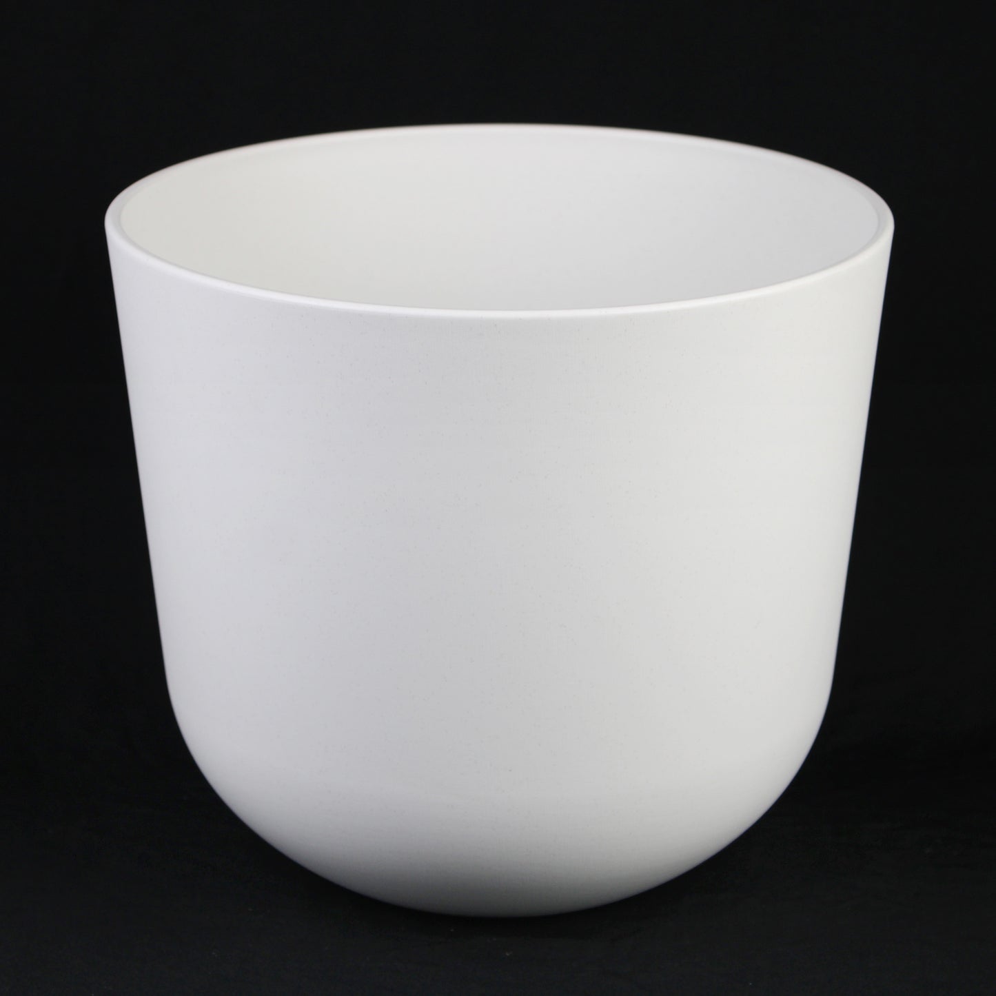 4-Piece White Plastic Round Planter Pot Set – Minimalist Modern Design