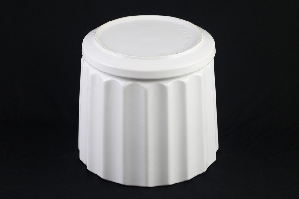 Elegant Ribbed White Ceramic Flower Pots – Set of 3 (without plants)