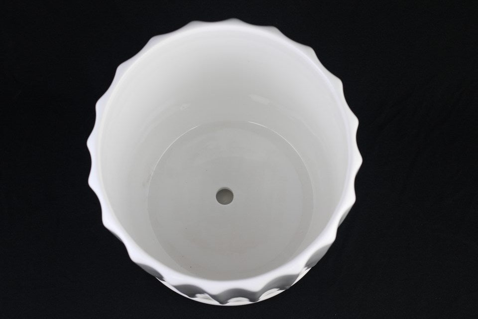 Elegant Ribbed White Ceramic Flower Pots – Set of 3 (without plants)