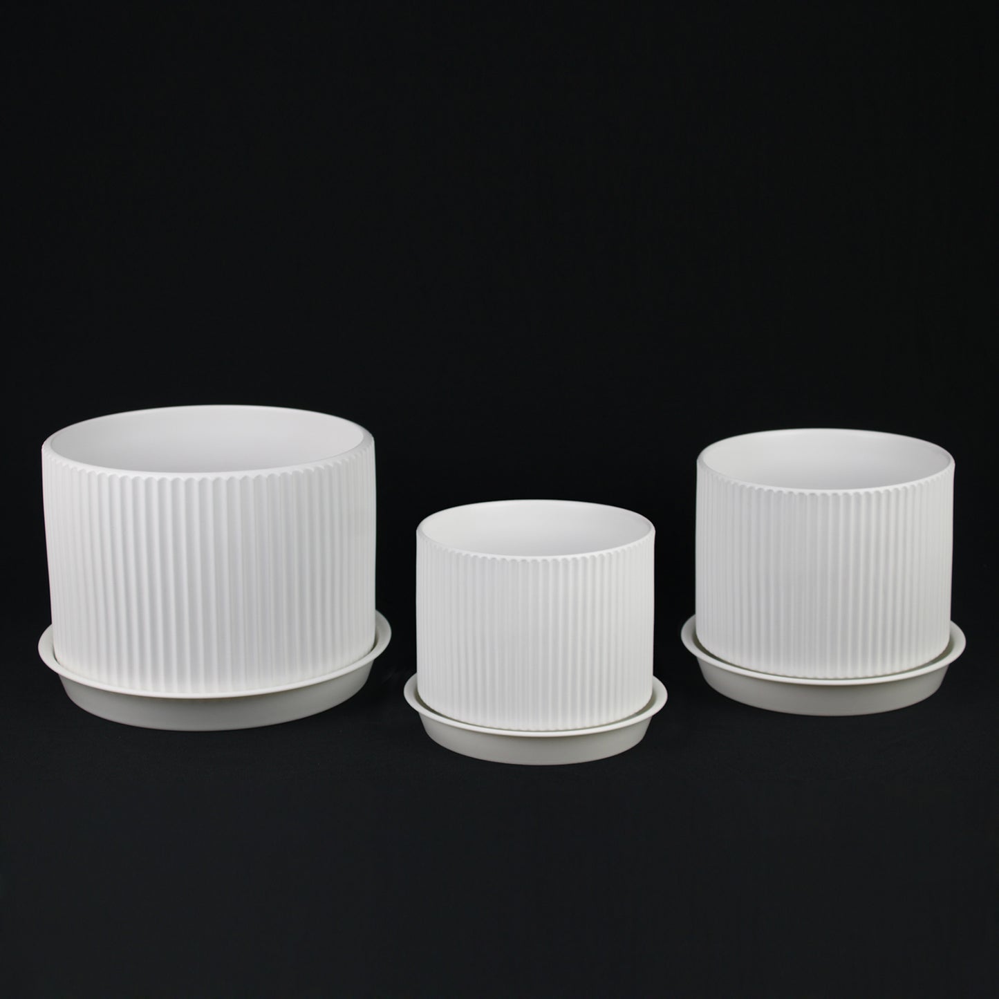 3-Piece White Stoneware Planter Pot Set with Ribbed Texture