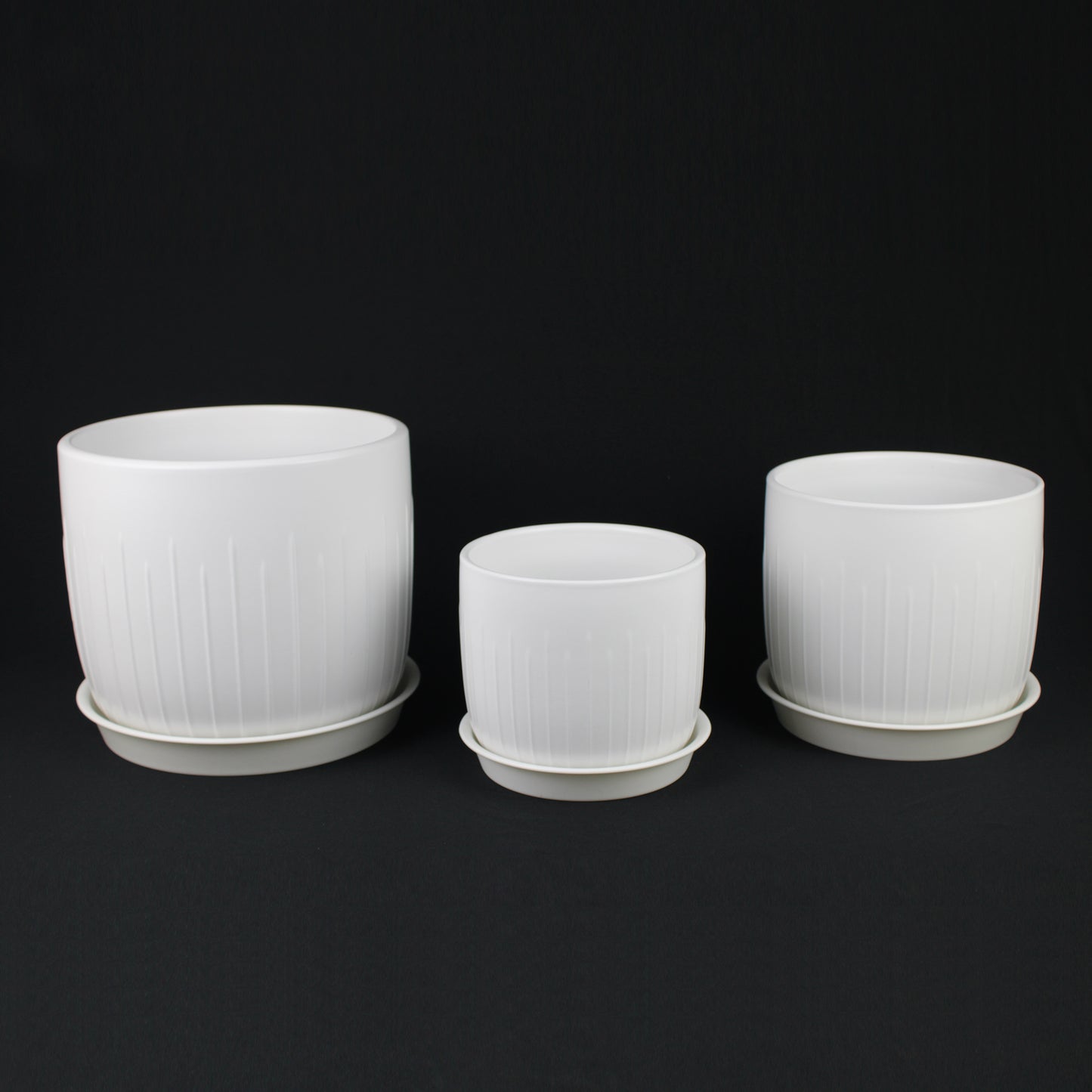 3-Piece White Stoneware Planter Pot Set with Vertical Groove Texture