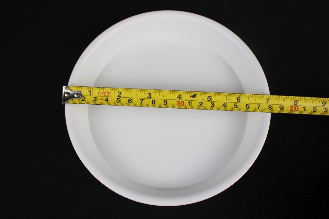 3-Piece White Plastic Decoration Plate Round Set