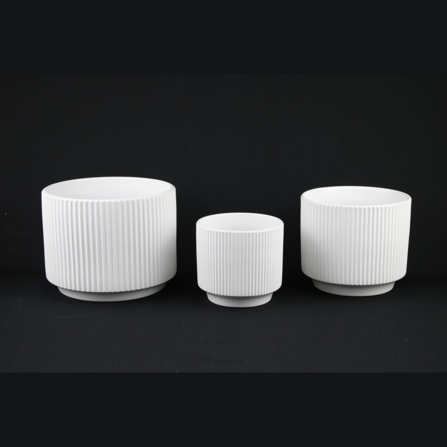 3-Piece White Stoneware Planter Pot Set with Ribbed Texture
