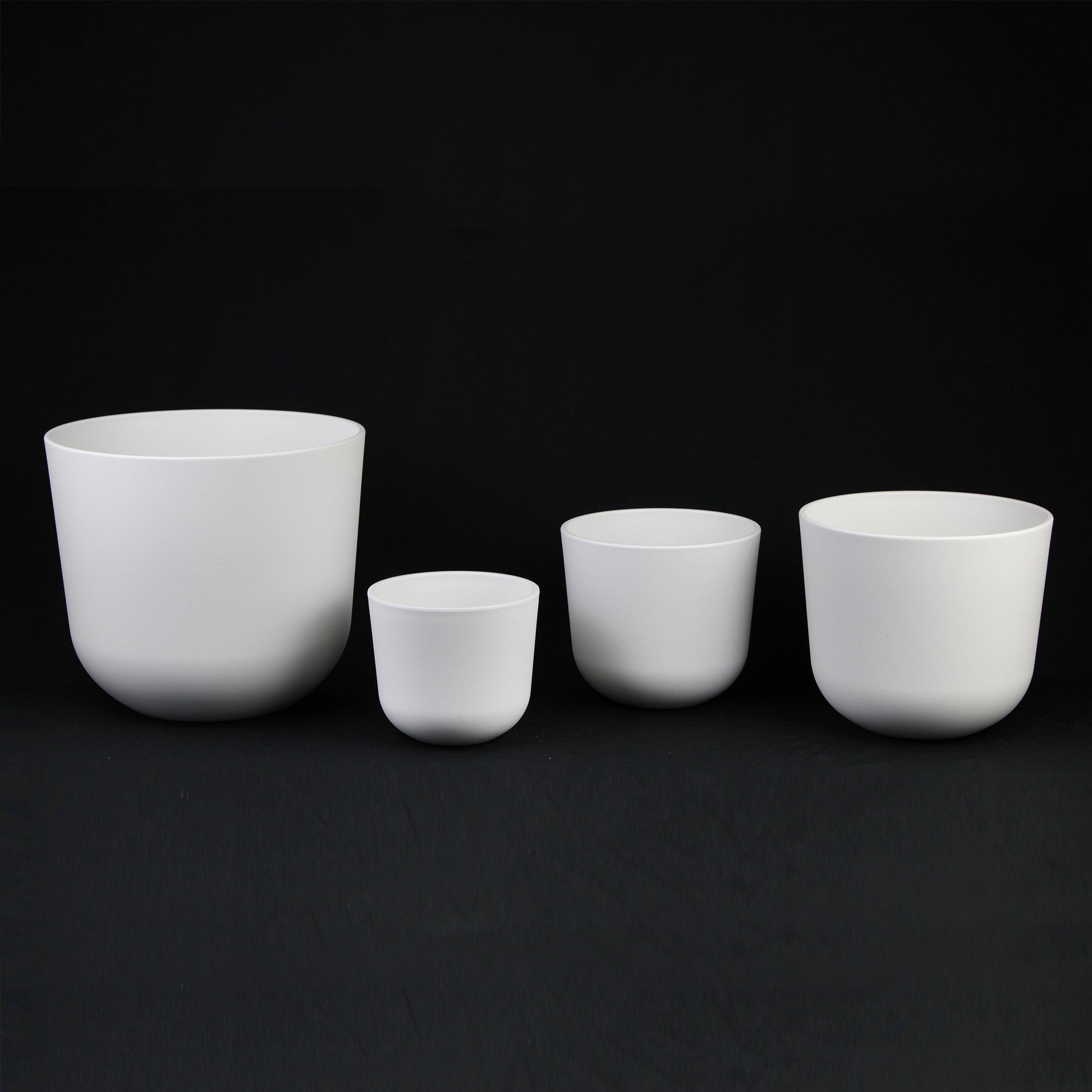  White Plastic Round Planter Pot Set – Minimalist Modern Design