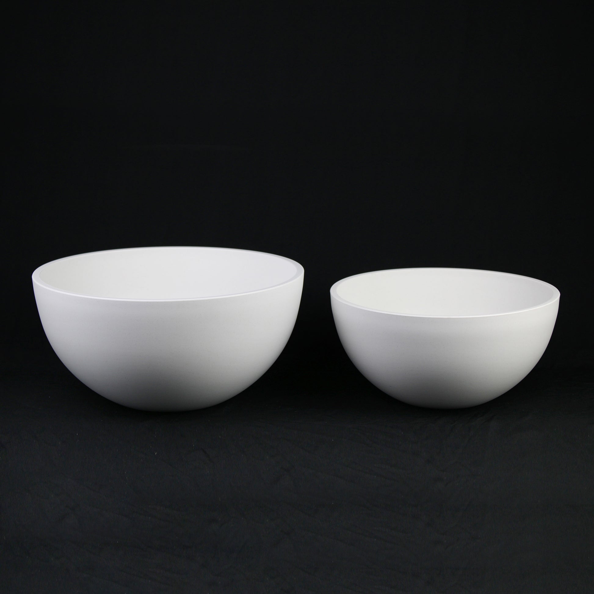 White Plastic Serving Bowls – Modern Minimalist Design
